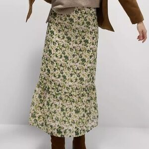 Chic Floral Maxi Skirt in Green